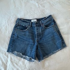 Abercrombie low rise 90s baggy denim shorts